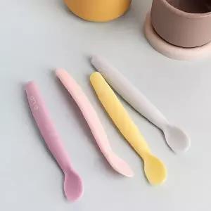 실리콘 이유식 숟가락 초기 중기 후기 유아 아기 수저 부드러운 소재 안전한 식사