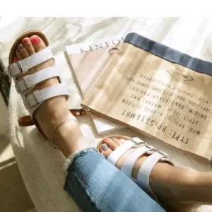 쿠션 여성슬리퍼 말랑이 2컬러 젤리 슬리퍼 아쿠아 여름슬리퍼