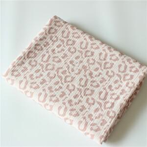 135x50cm 홈웨어 및 잠옷 천으로 바느질 액세서리를위한 더블 레이어 거즈 레오파드 프린트 코튼 크레페