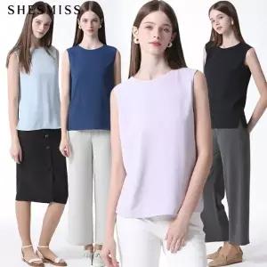 [쉬즈미스(SHESMISS)] 라운드넥 뒷여밈 슬리브리스 블라우스