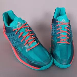 아디다스 운동화 경량 통풍 런닝화 쿠션 고급스러움 스포트한 간지나는 오래신어도편한 기본신발 신입생룩