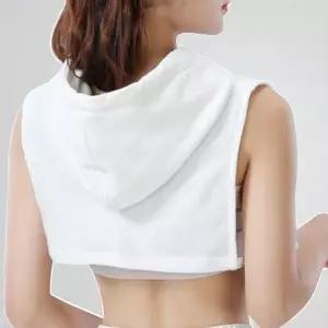 맨투맨 페이크 후드티 캐쥬얼 룩 넥케이프