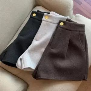 [SBD] 모직 반바지 금장버튼 뒷밴딩 포인트 핀턱