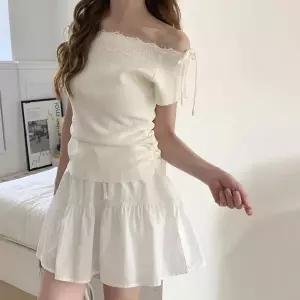 [신세계라이브쇼핑][옷자락] 여자 슬림핏 레이스 셔링 비스코스 오프숄더 니트