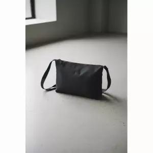 PEQ 피이큐 블랙 부츠컷 데님 팬츠 여성 청바지