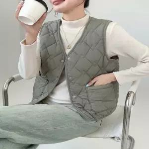 여자 겨울 세미기모 사무실 포켓 경량조끼 패딩조끼