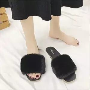 인기상품 퍼안감 겨울 여성 털슬리퍼 사무실 실내 실외 퍼 뮬 [WFKM4DT_260408]