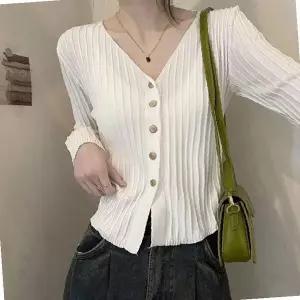 임산부 브이넥 골지 니트 가디건 슬림핏 버튼 여밈 긴팔 데일리 수유복 겸용 봄