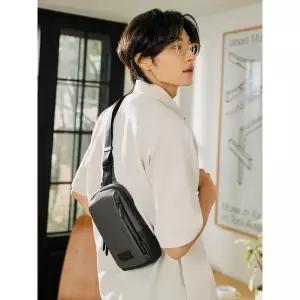 [빈폴ACC] (BE52D2M02H) 디노 스몰 슬링백 - 카키