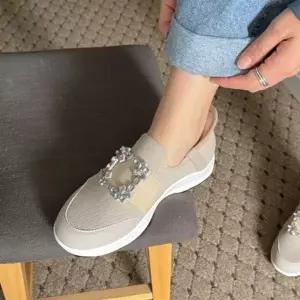 캐쥬얼슈즈 슬립온 캐쥬얼운동화 운동 여자운동화