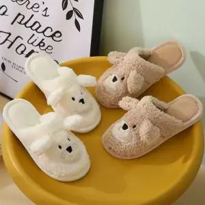 [에이치플러스몰]WL 발이 따뜻한 곰돌이 털실내화 방한 슬리퍼 거실화