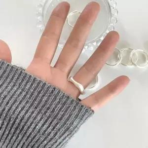 웨이브반지 국내제작 진주 코팅 물결반지 패션반지 유행반지