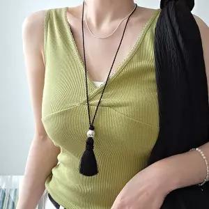 태슬 블랙 백참 실크줄 롱목걸이