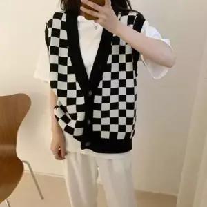 [SBD] V넥 여자 체크 바둑무늬 니트 루즈핏 베스트 니트조끼