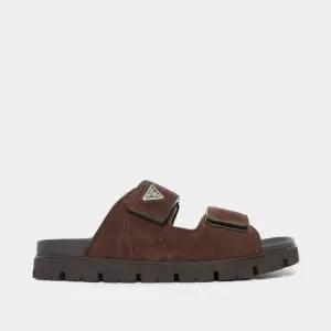 MUST IT_ 26SS 삼각로고 스웨이드 밴드 남성 샌들 2X3129 054 F0003