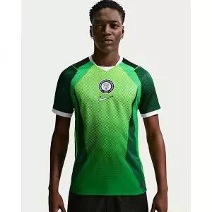 [나이키]나이지리아 2026 스타디움 홈 남성 드라이 핏 축구 반팔 저지 - 파인 그린일렉트릭 그린화이트 I