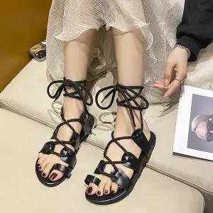 [하프클럽/]여성 엄지 쪼리 샌들 글래디에이터 끈신발 여름 코디