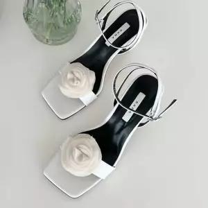 인기상품 웨딩 슈즈 여성 여름 구두 토오픈 플라워 샌들 힐 [WFJTIV0_260405]