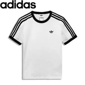 갤러리아 [아디다스] 우먼스 3-스트라이프 슬림 티셔츠 KD3683