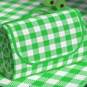 실내외에서 다용도 활용 가능 손잡이가 있어 휴대가 간편한 피크닉 매트 캠핑 돗자리