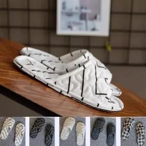 퀼트 슬리퍼 남녀 공용 거실화 층간소음 차단 실내_24923473