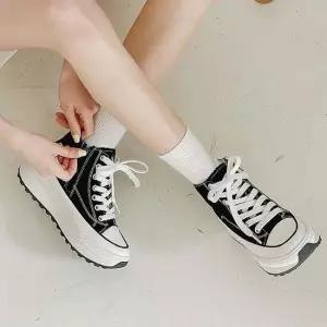 여성 캔버스 키높이 캐주얼 운동화 20대 예쁜 대학생