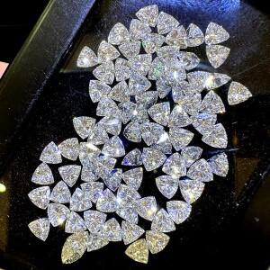 소형 실험실 재배 다이아몬드 삼각형 컷 2.5mm~7.2mm 100% 진짜 도매 사이드 스톤 D E 컬러 VVS 멜리