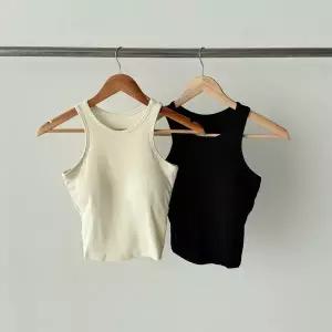 [신세계라이브쇼핑][옷자락] 여성 세련된 슬림 캡내장 라운드 골지 민소매 크롭 나시