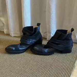 샤오원샵 여자 빈티지 통굽 셔링 웨스턴 슬림 워커 부츠 워커힐 양가죽 키작녀 꾹5