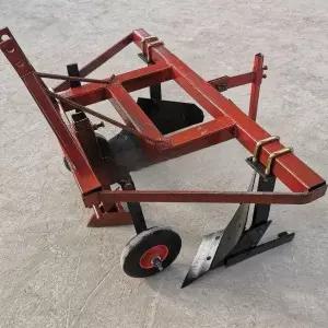 4륜 수확기 고구마 괭이 땅속작물 마늘 땅콩 능선 농기계 캐는 장비 쟁기형 굴취기