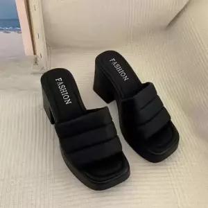 심플한 통굽 슬리퍼 여성 키높이 사무실 줄무늬 신발 통굽슬리퍼 웨지힐슬리퍼