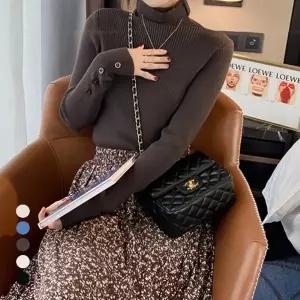 KARRA 골지포버튼하이넥니트_A5W0058