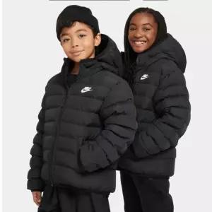 [국내매장판] 나이키 NSW 라이트웨이트 신세틱 필 루즈 후드 주니어 점퍼 블랙 FD2845-010