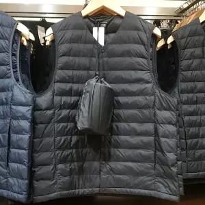 유니클로 남성 PUFFTECH 컴팩트 베스트 패딩조끼