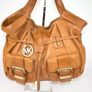 마이클코어스 브라운 가죽 토트백 가방 38x31 여성 WB340