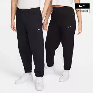 매장정품 NIKE 나이키 브랜드관 남성 솔로 스우시 플리스 팬츠 DX1365-010 1282377