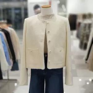 백화점 온앤온 라운드넥 아웃포켓 단추포인트 트위드자켓 NJW5WJ993