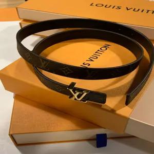 루이비통 LV 아이코닉 리버서블 여성 벨트 20MM  M0431W