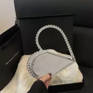 여자 백 봄여름 클러치 디너 큐빅 트렌드 하트 가방 비주얼 원픽2