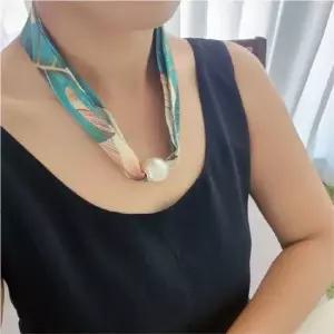 이거찜) 스타일과 편리함을 한번에 원터치 자석 스카프 예쁜스카프 진주목걸이