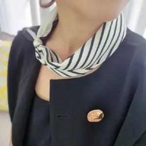 이거찜) 고급스러운 진주 포인트의 원터치 진주 자석 스카프 예쁜스카프 진주목걸이