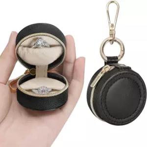 열쇠고리가 달린 주얼리 링 홀더 박스 휴대용 체육관 보관 상자 케이스 소형 여행용 반지 귀걸이 스터드