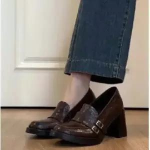 여사친 검정 빈티지 통굽 메리제인 작은 하이힐 힐 스틸레토 구두 양가죽 슬림핏 패피5