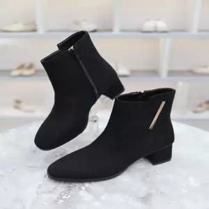 [블리아르]스웨이드 청키힐 골드장식 앵클 부츠 6cm BLMD100042_GN