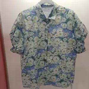 [셀러허브 1]Latium HC06 기장 좋은 벌룬 반팔 나염 카라 면남방 셔츠블라우스  T2623bl03G (48728203)