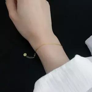 여성패션팔찌 실버 악세사리팔찌 실팔찌 다양한코디 여성쥬얼리 여성귀걸이 여성팔찌