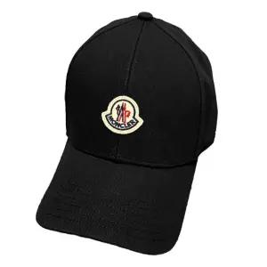 [명품] 26SS 로고 와펜 패치 개버딘 베이스볼 볼캡 블랙 3B00048 04863 999