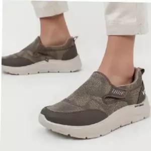 편안한 남성 슬립온 메쉬 키높이스니커즈 신발 데일리