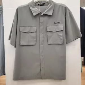 HC22 5부 나일론 쿨 셔츠 남아 여름용 카키 스판 나일론 박스핏 셔츠 25M5302