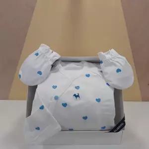 [블루독베이비](타임스퀘어점패션관)BL)하트뱀부배내가운,손싸개 선물세트(45A70-001-09+45A70-008-05)